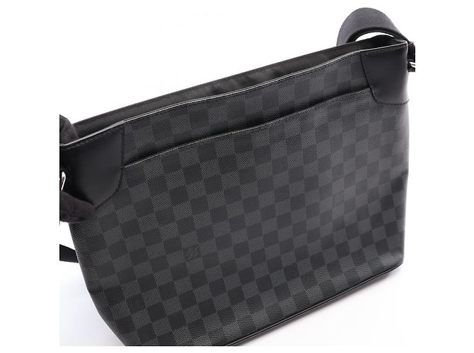 Bolsa de Ombro Louis Vuitton District MM NM - vista 12