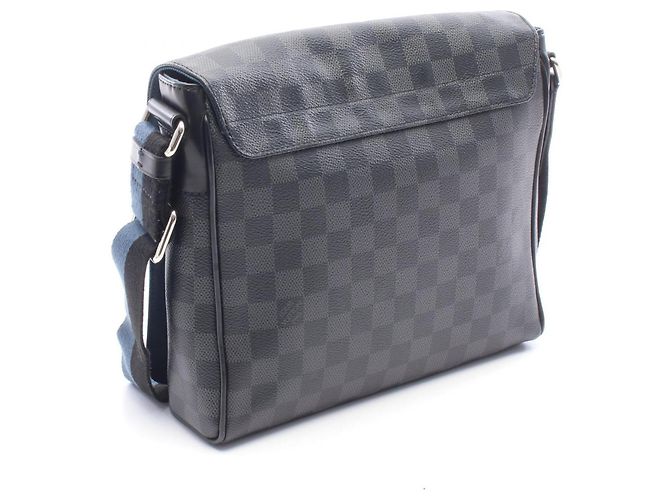 Bolsa de Ombro Louis Vuitton District PM NM - vista 2