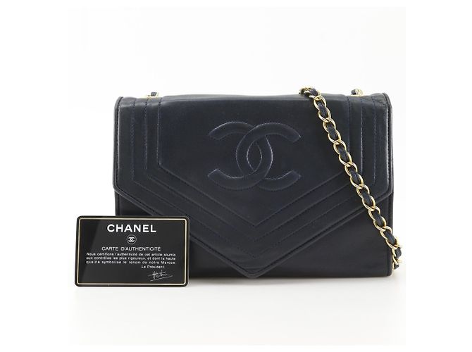 Chanel Schultertasche aus Lammleder in Navy - Ansicht 14