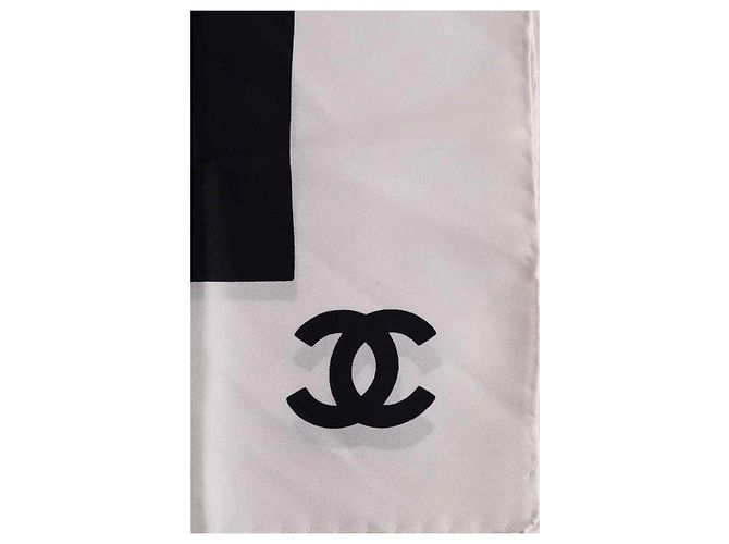 Foulard Chanel in seta nero - vista 2