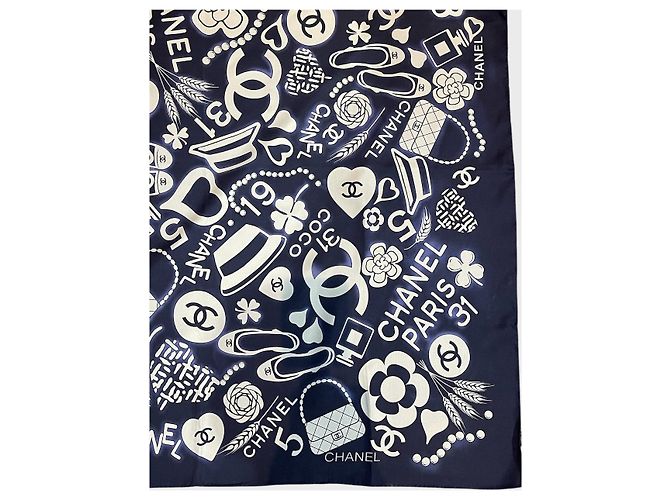 Foulard Chanel blu navy - vista 2