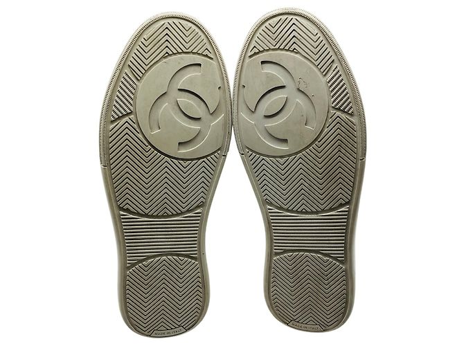 Sneakers basse Chanel Gold Metallic 2023 CC Logo in pelle di vitello - vista 6