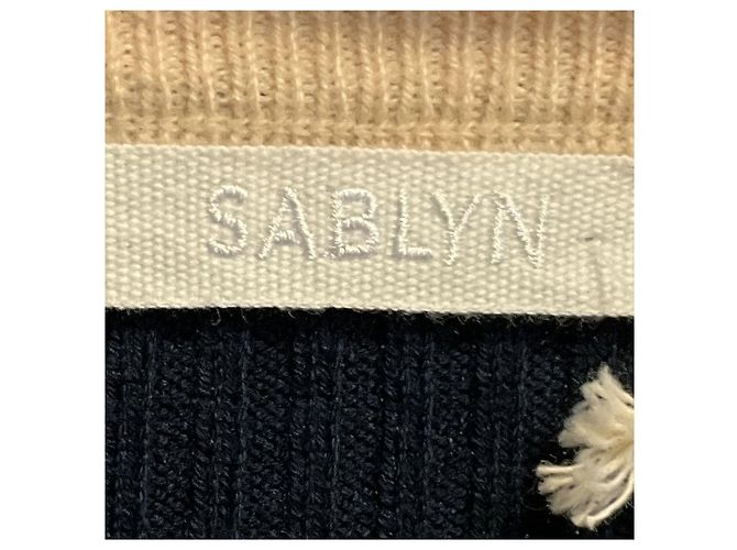 Autre Marque Sablyn Helena Cropped Cardigan Midnight Navy Blue con cuello contrastado - vista 4