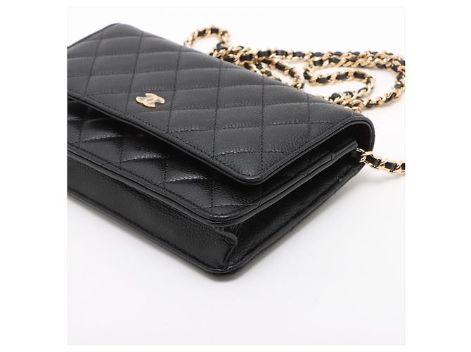 Timeless Chanel WOC em couro Caviar acolchoado com aba Crossbody Black - vista 3