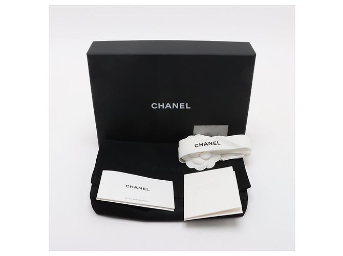 Timeless Chanel WOC em couro Caviar acolchoado com aba Crossbody Black - vista 12