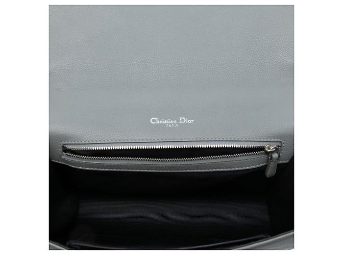 Bolsa Tiracolo Diorama com Aba em Pele de Bezerro Grão Médio Cinza - vista 4