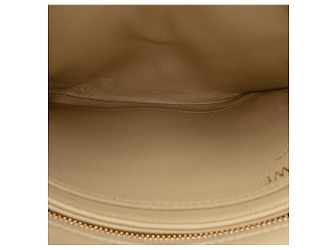 Borsa a catena Goya Puffer in pelle di agnello lucida beige LOEWE - vista 4