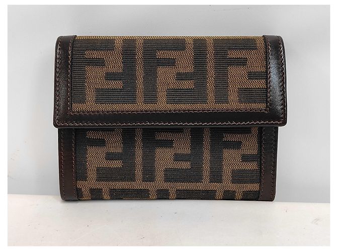 Portafoglio compatto Fendi Trifold Flap Zucca Canvas - vista 3