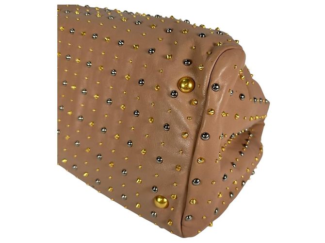 Borsa borchiata Miu Miu in Pink Beige - vista 5
