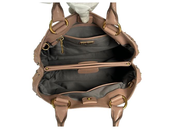 Borsa borchiata Miu Miu in Pink Beige - vista 7