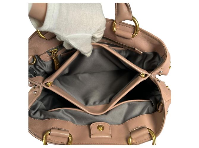 Borsa borchiata Miu Miu in Pink Beige - vista 9