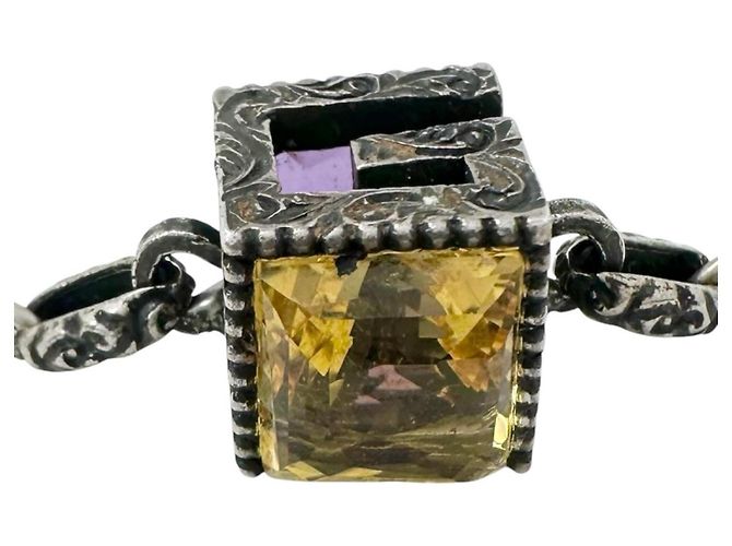 GUCCI Armband mit quadratischem G-Cube-Anhänger - Ansicht 5