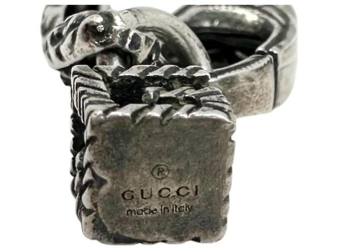 GUCCI Armband mit quadratischem G-Cube-Anhänger - Ansicht 8