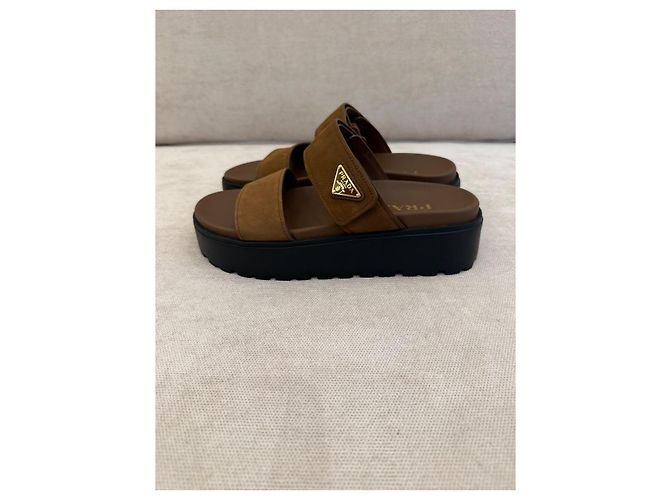 Prada Braune Leder- und Wildleder Plateausandalen - Ansicht 5