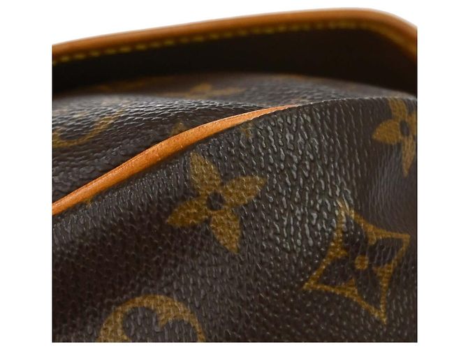 Louis Vuitton Saumur Monogram Canvas 30 - vista 4