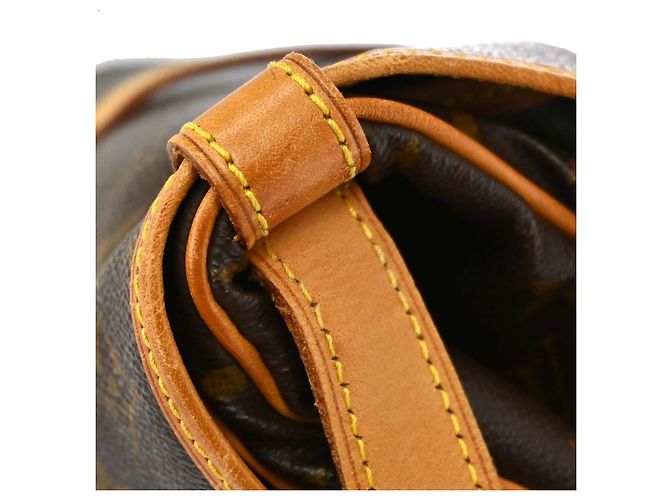 Louis Vuitton Saumur Monogram Canvas 30 - vista 7