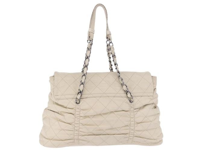 Chanel Sharpei Frame Quilted Leather Medium - vista 2