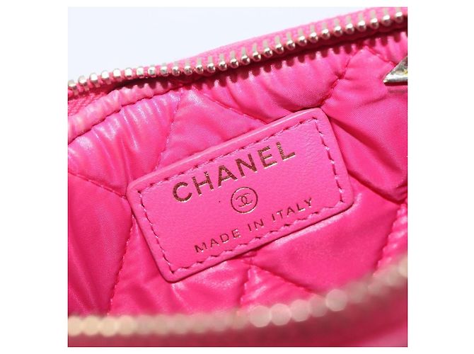 Porta-moedas com zíper Chanel CC em pele de cordeiro acolchoada Small - vista 6