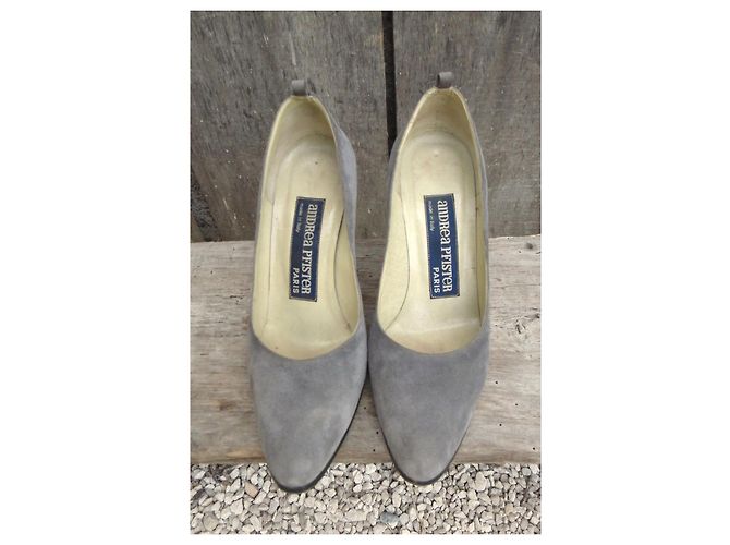 Andrea Pfister Graue Wildleder-Pumps - Ansicht 4