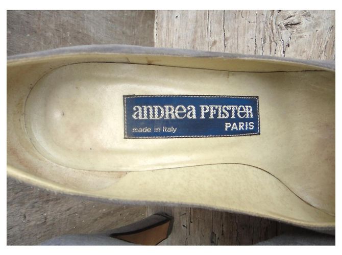 Andrea Pfister Graue Wildleder-Pumps - Ansicht 7