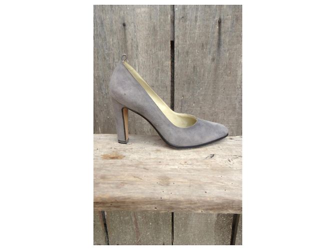 Andrea Pfister Graue Wildleder-Pumps - Ansicht 9