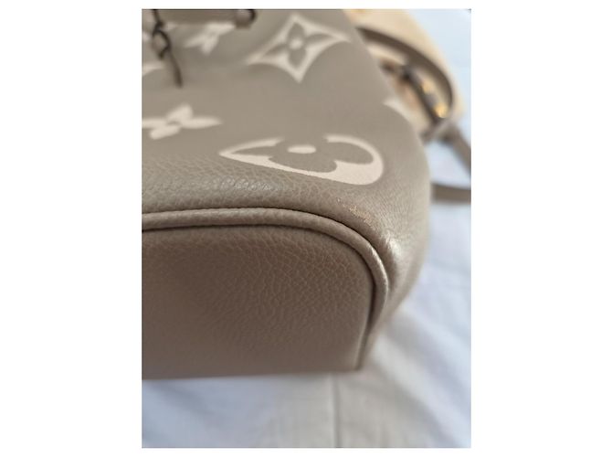Louis Vuitton NéoNoé Monogram Borsa a Secchiello Taupe - vista 4
