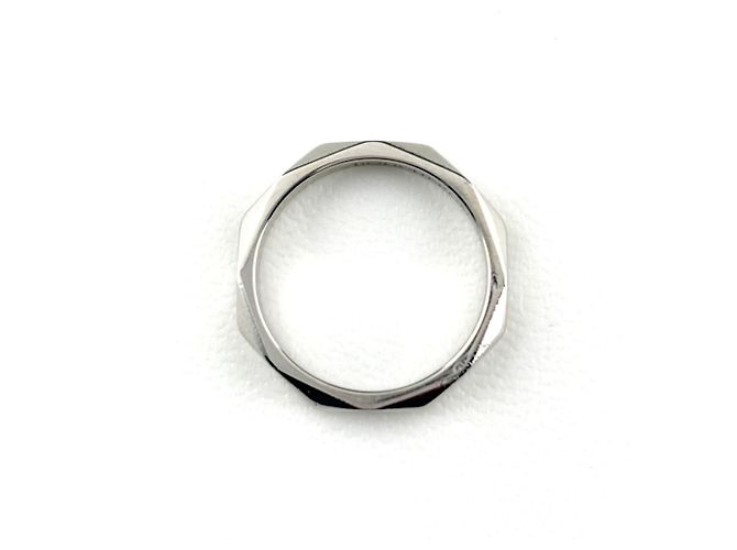 Boucheron Facet Ring aus Platin - Ansicht 4