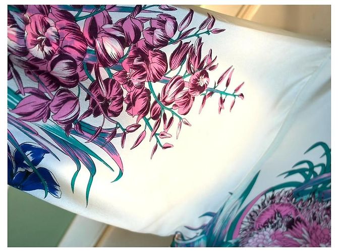 Salvatore Ferragamo Sudadera de seda con estampado floral y león - vista 4