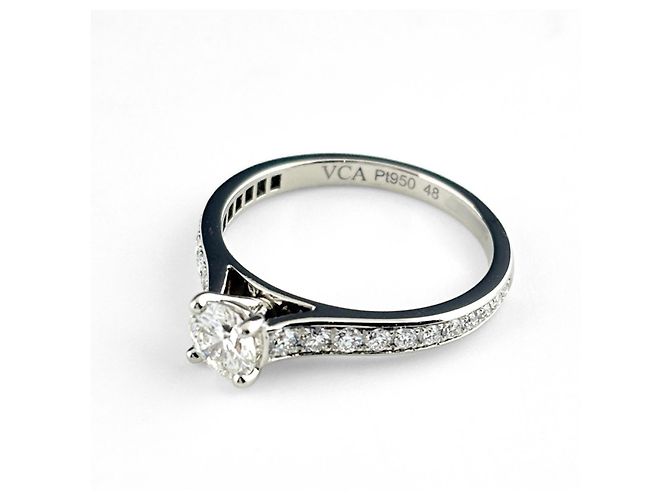 Bague Solitaire Romance Van Cleef & Arpels en Platine - vue 4