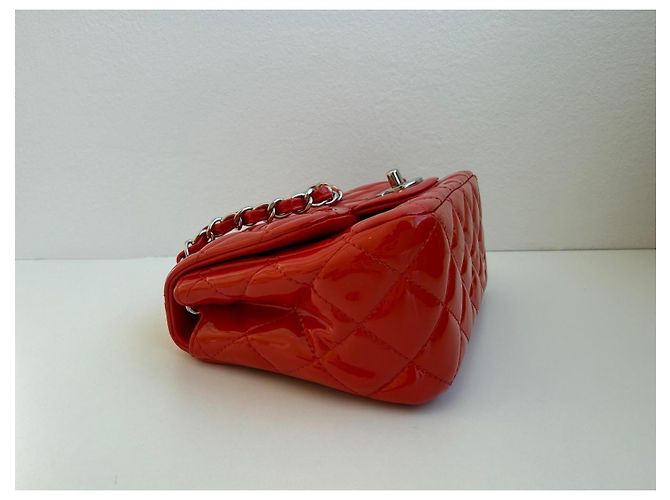 Chanel Classic Flap Bag aus rotem Lackleder - Ansicht 7