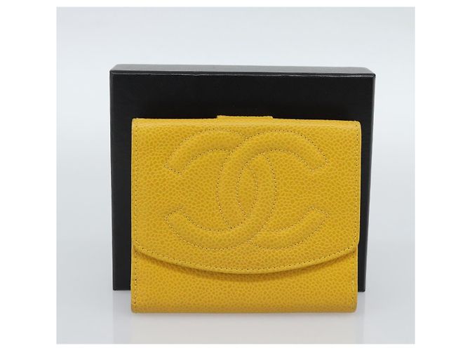 CHANEL COCO Mark Bifold Wallet Caviar Skin Yellow CC - vista 12