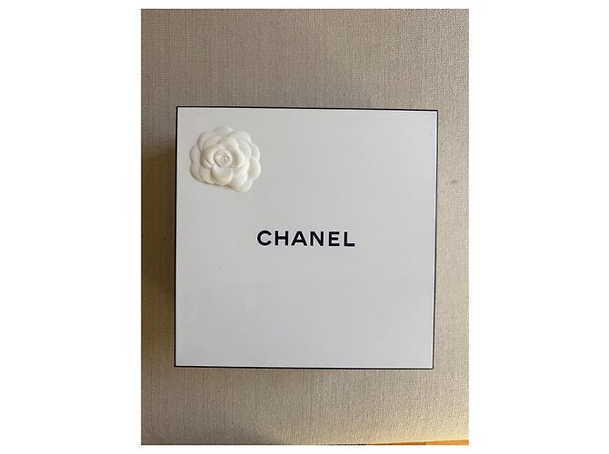Borsa Chanel Medium Classic Envelope Flap Bag Pelle di Agnello Marrone - vista 2