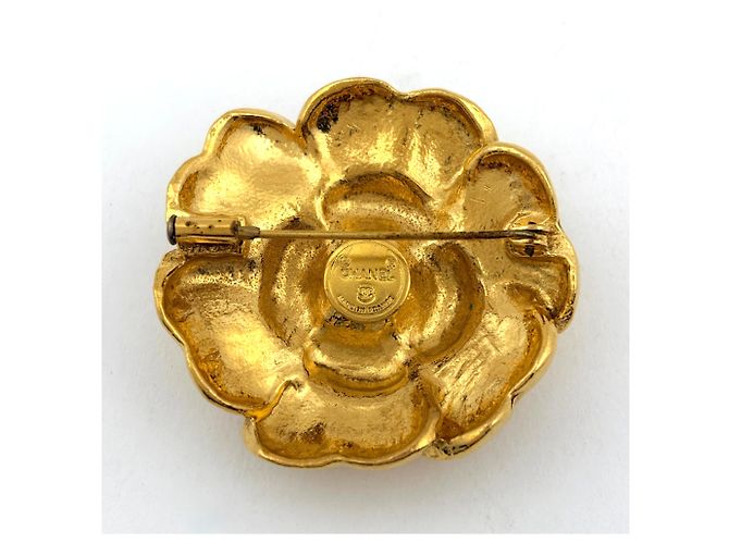 Broche Chanel Camélia en baño de oro - vista 2