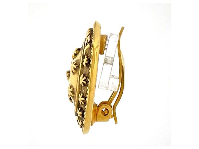 Boucles d'oreilles clips Chanel plaquées or - vue 2
