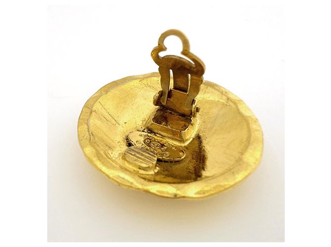 Orecchini a clip Chanel Matelassé Gold - vista 3