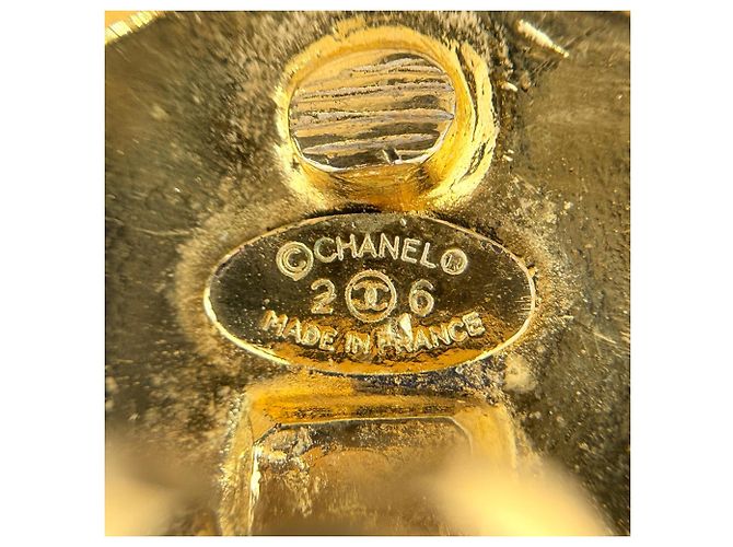Orecchini a clip Chanel Matelassé Gold - vista 4