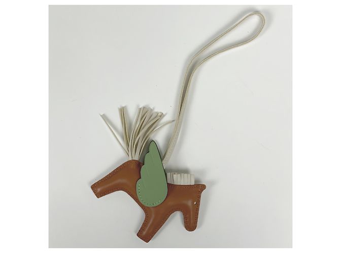 Hermès Hermes Rodeo Pegasus PM Handbag Charm - vista 2