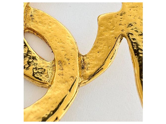 Collier Chanel plaqué or avec cœur logo Coco Mark - vue 4