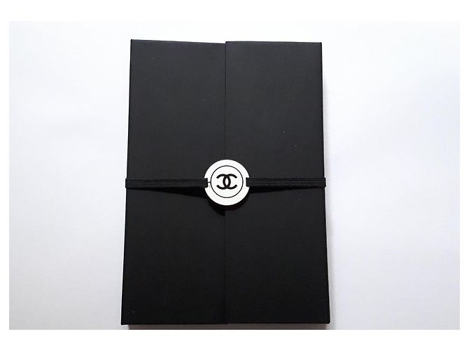 Chanel La Collection Black and White Notebook Set - view 2