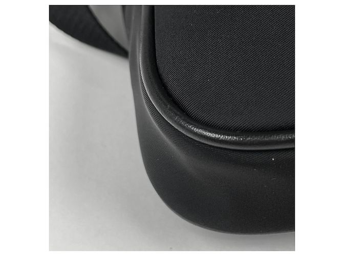 Borsa sling Burberry in nylon nero e pelle - vista 3