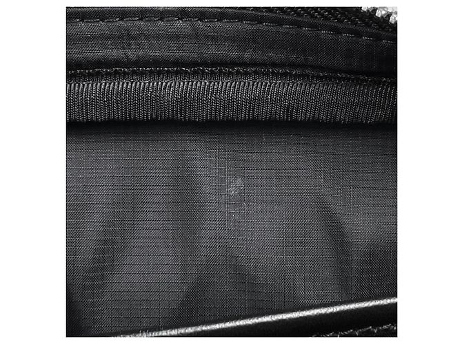 Borsa sling Burberry in nylon nero e pelle - vista 6