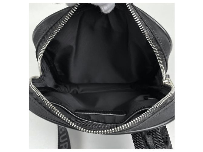 Borsa sling Burberry in nylon nero e pelle - vista 7