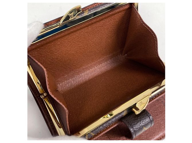 Louis Vuitton Monogram Bifold Wallet - view 5