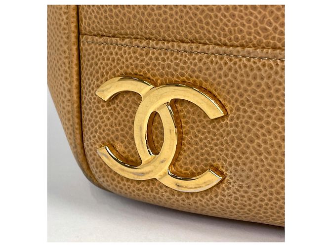 Chanel Tote Bag aus braunem genarbtem Kalbsleder - Ansicht 4