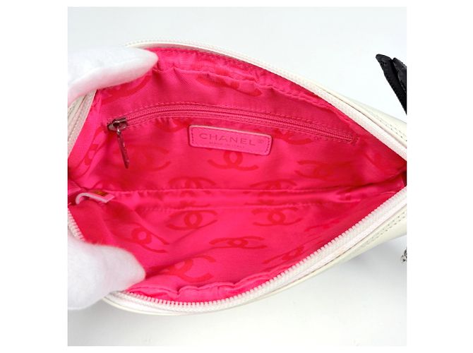 Borsa a tracolla Chanel Cambon Line in pelle bianca - vista 10