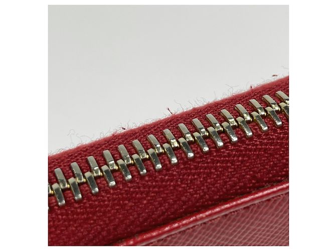 Cartera larga Prada de piel Saffiano en rojo - vista 5