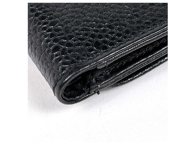 Carteira Bi-fold Chanel em pele de vitelo granulada preta - vista 3