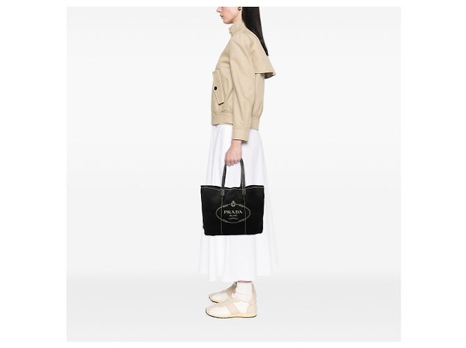 Prada Shopping Tote aus schwarzem Neopren mit Logo - Ansicht 6