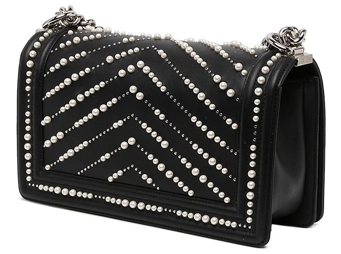 Le Boy Chanel Black Old Medium Chevron Calfskin Pearl Boy Flap - vista 2