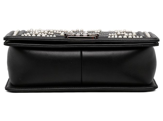 Le Boy Chanel Black Old Medium Chevron Calfskin Pearl Boy Flap - vista 3